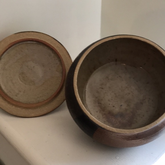 Pottery container - Picture 7 of 10